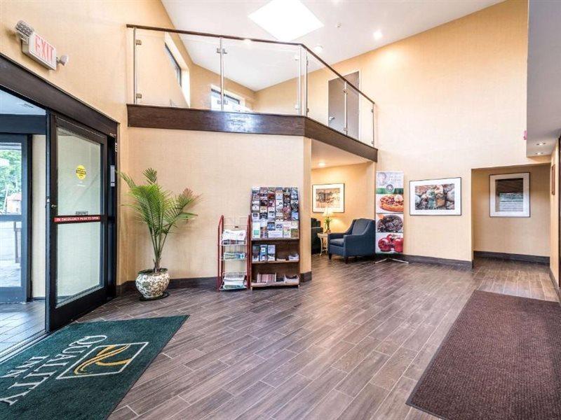 Quality Inn Ithaca - University Area Bagian luar foto