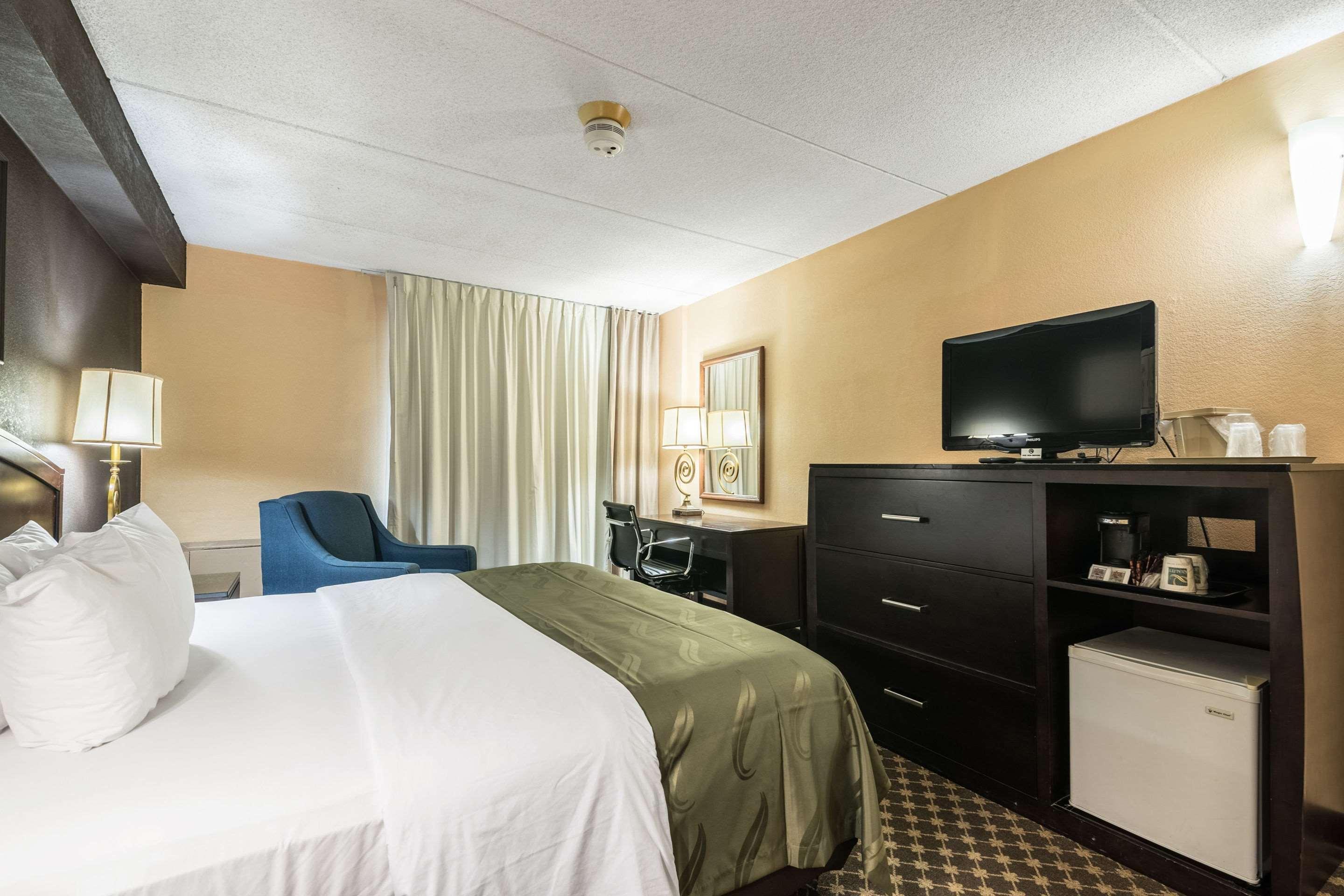 Quality Inn Ithaca - University Area Bagian luar foto
