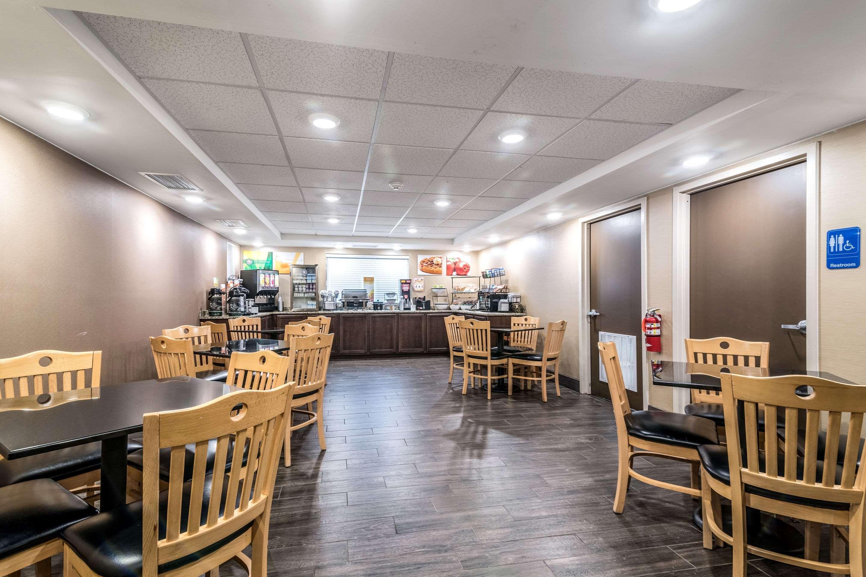 Quality Inn Ithaca - University Area Bagian luar foto