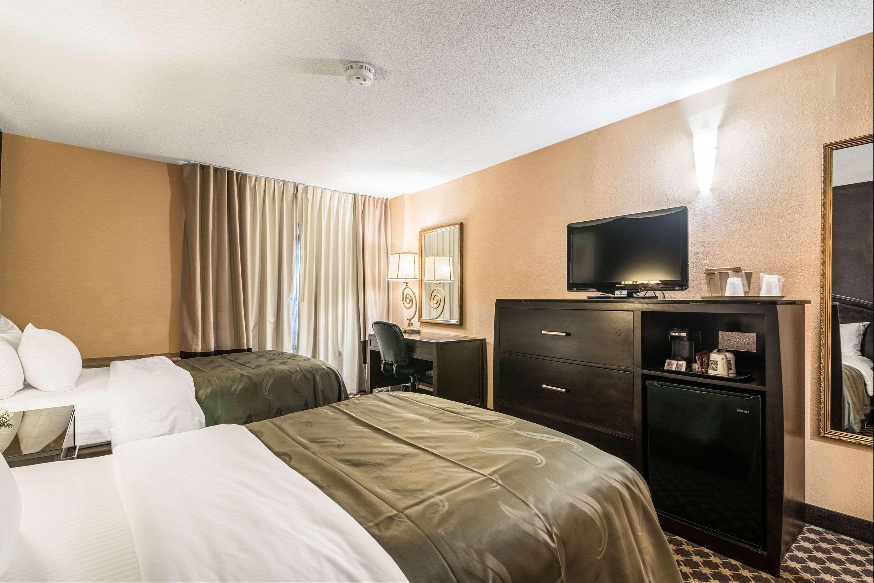 Quality Inn Ithaca - University Area Bagian luar foto
