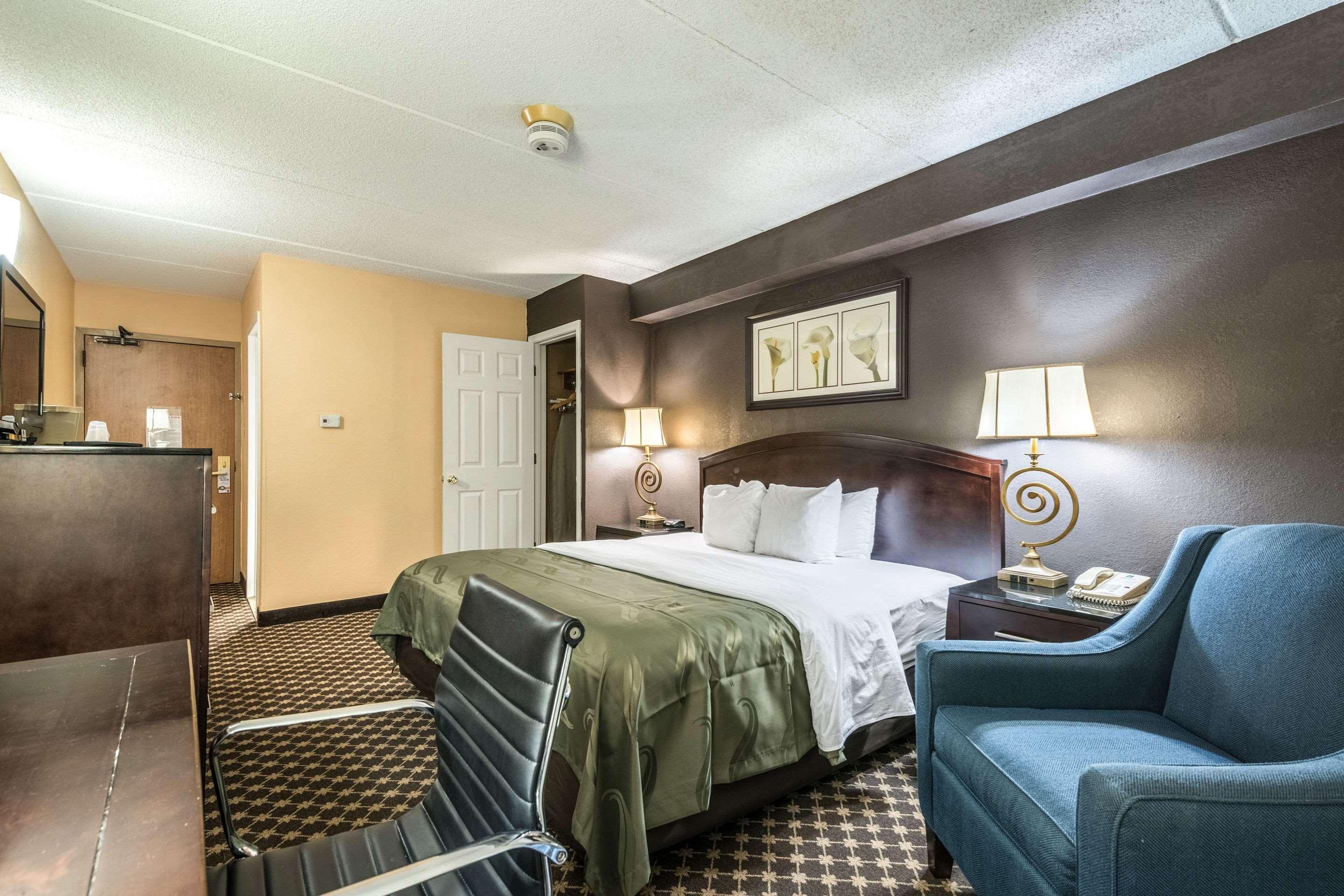 Quality Inn Ithaca - University Area Bagian luar foto