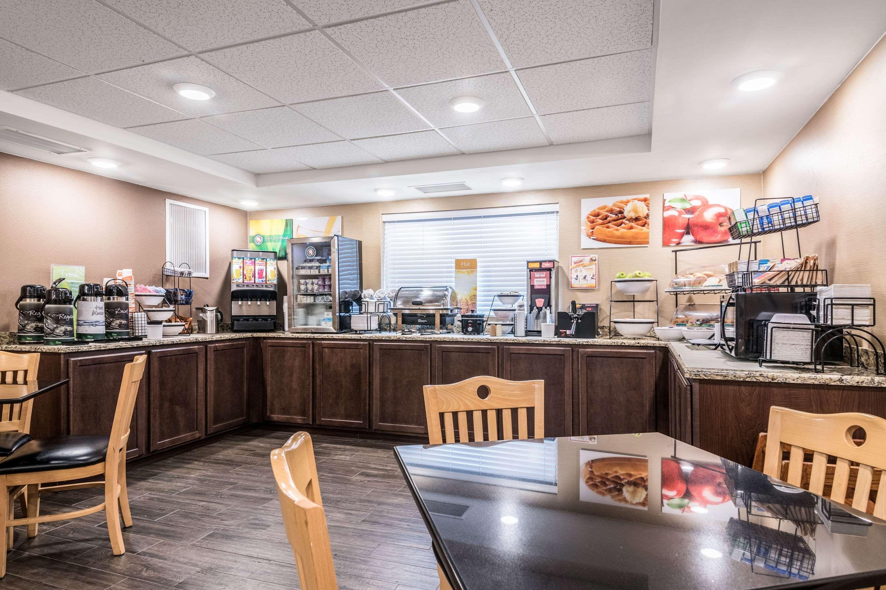 Quality Inn Ithaca - University Area Bagian luar foto