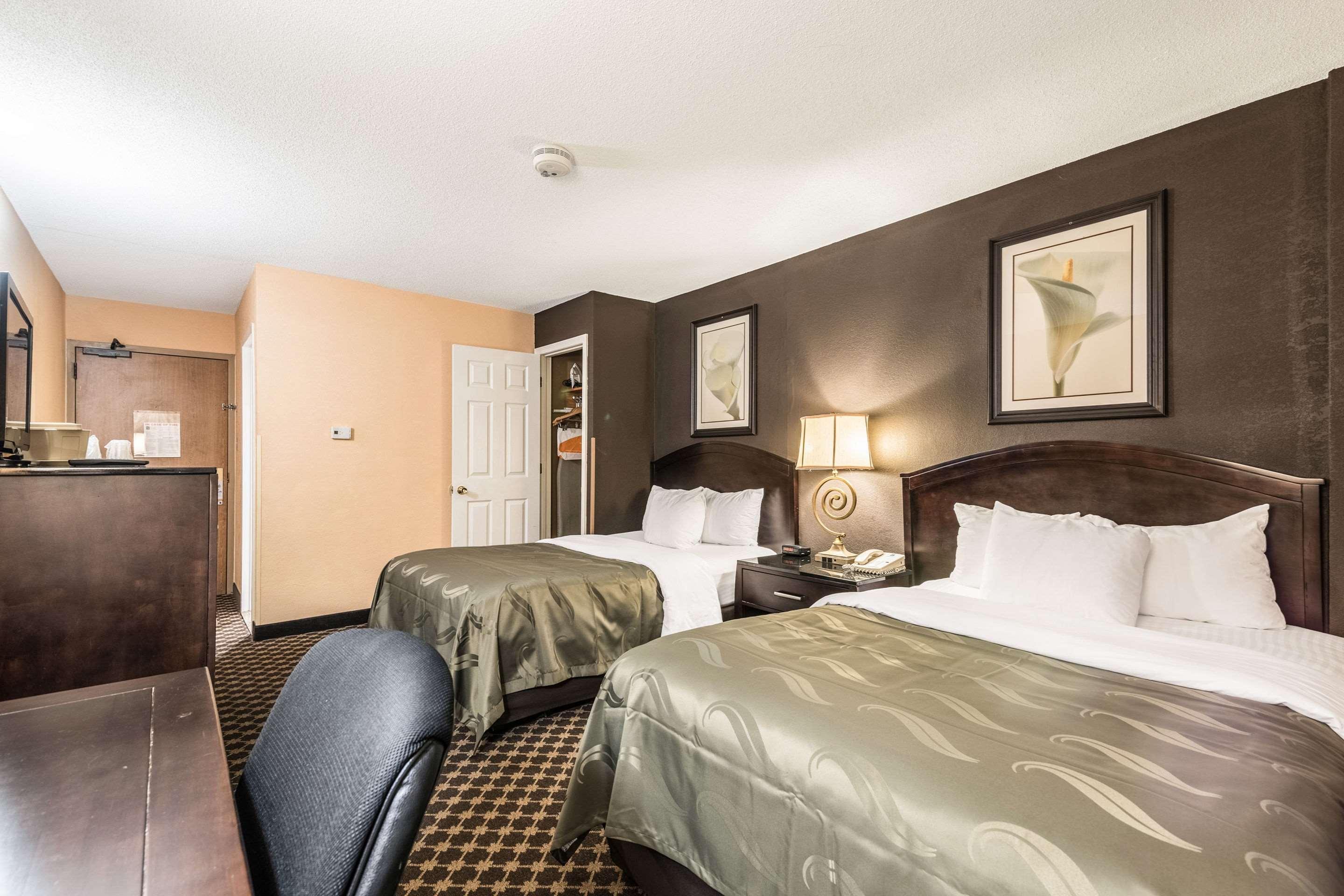 Quality Inn Ithaca - University Area Bagian luar foto