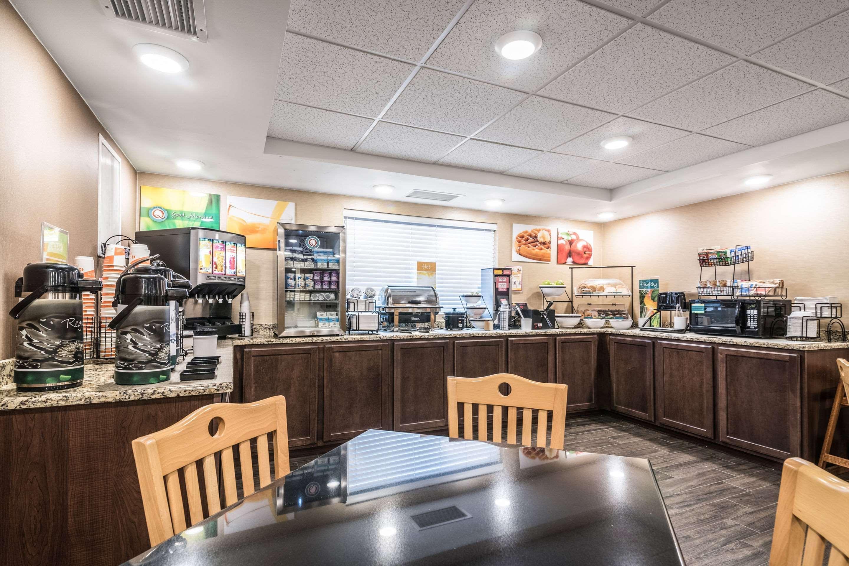Quality Inn Ithaca - University Area Bagian luar foto