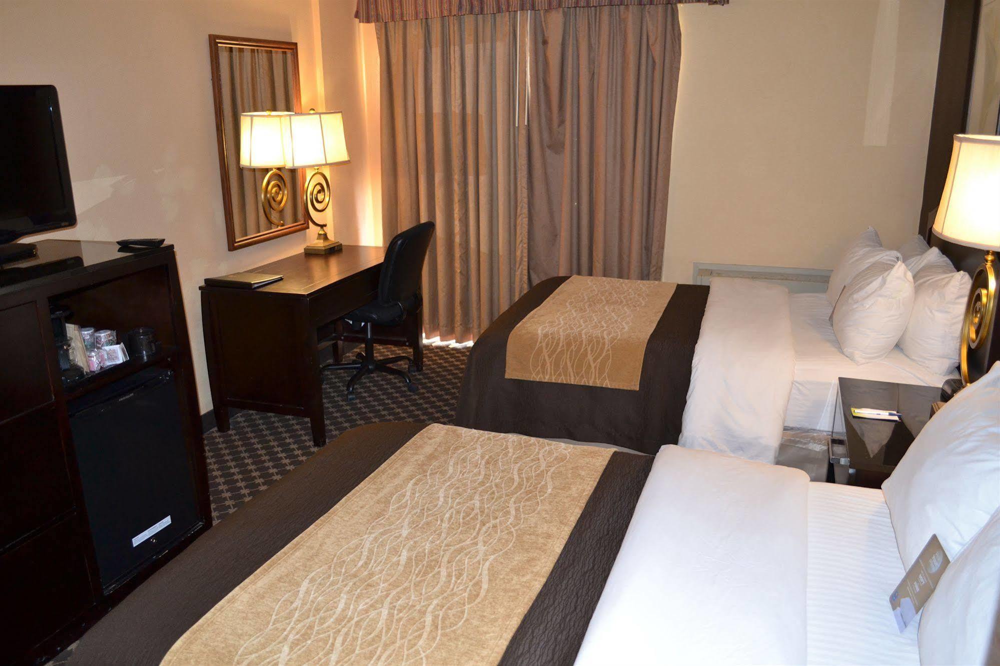 Quality Inn Ithaca - University Area Bagian luar foto