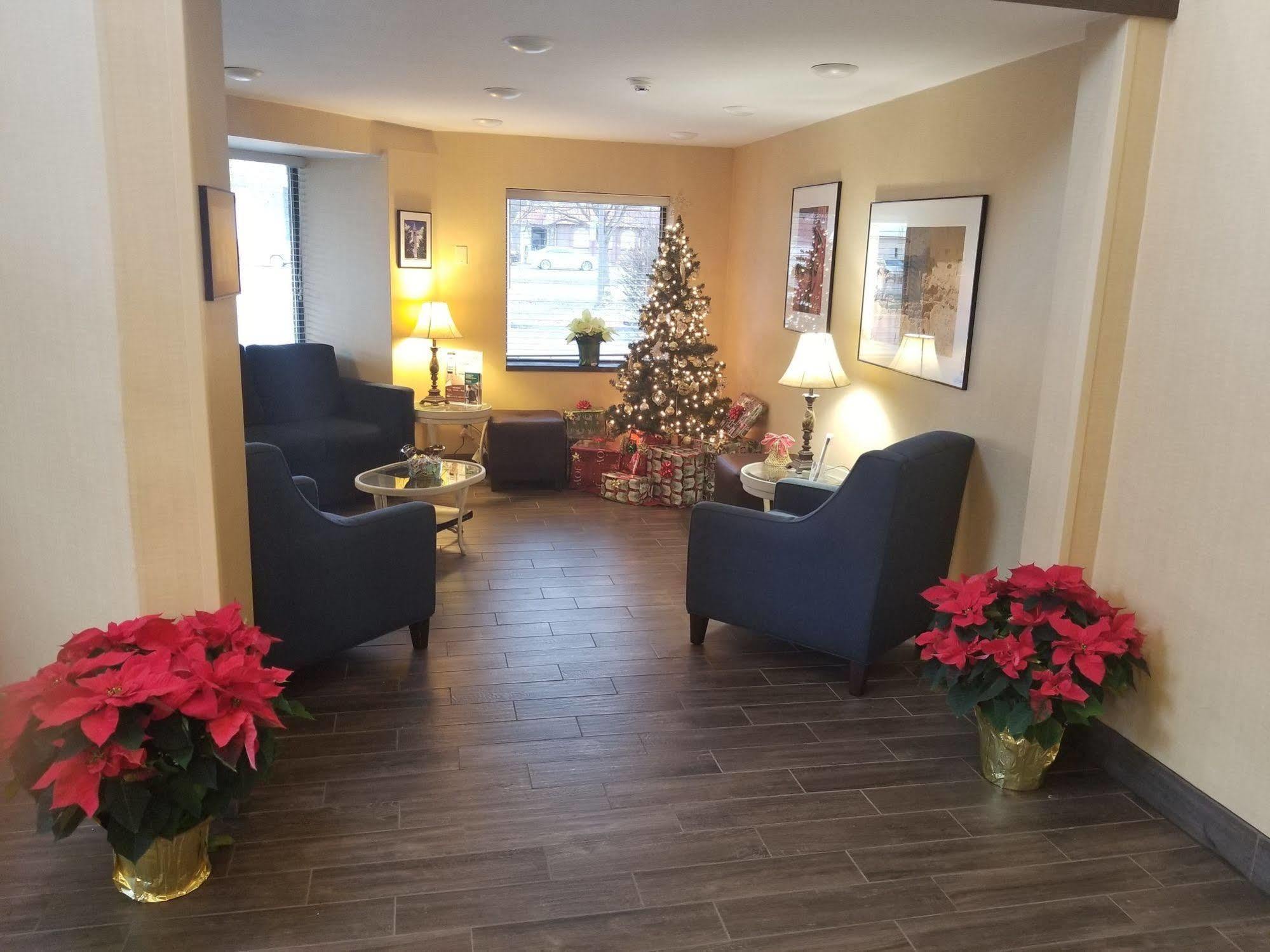 Quality Inn Ithaca - University Area Bagian luar foto