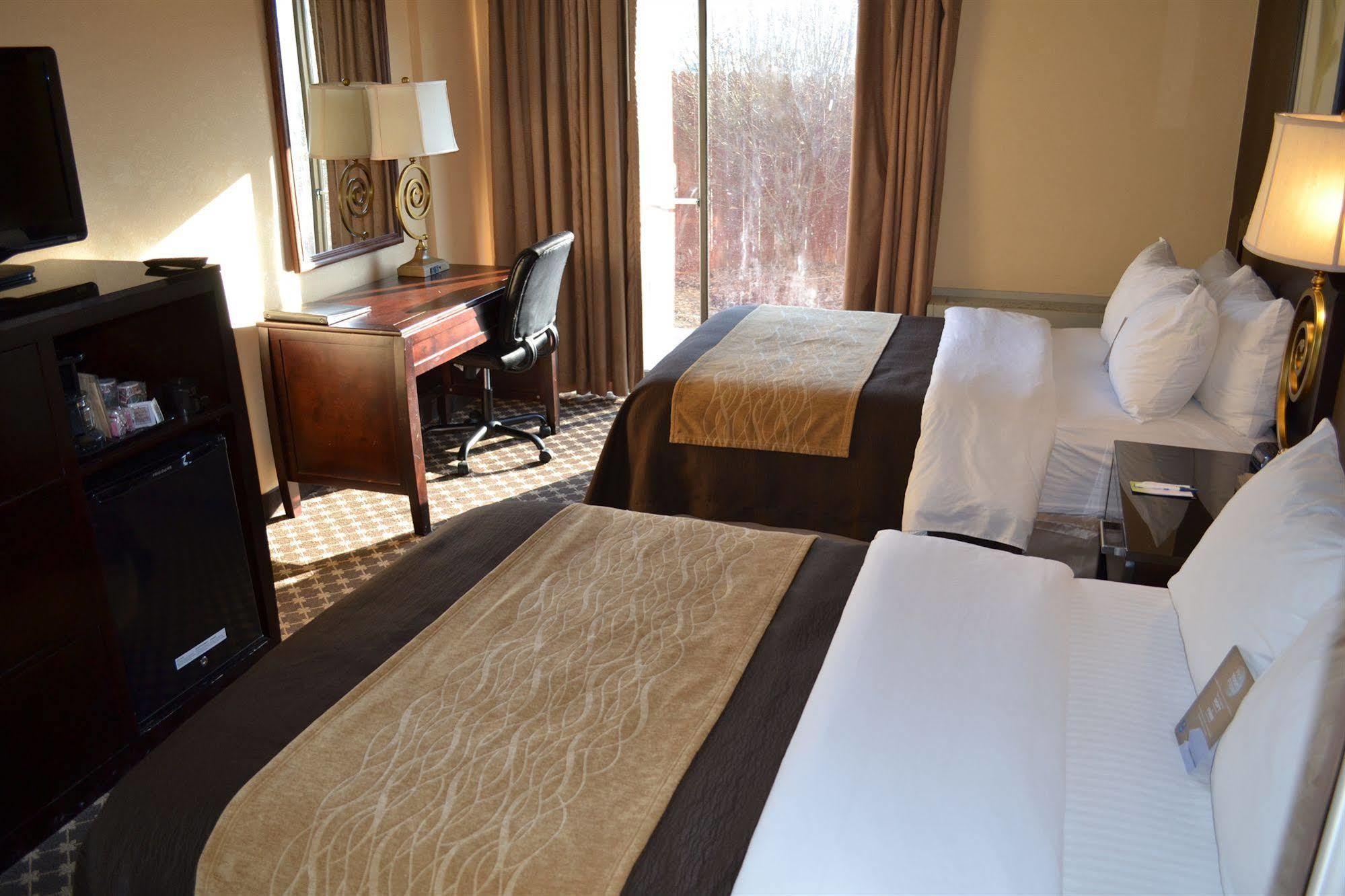 Quality Inn Ithaca - University Area Bagian luar foto